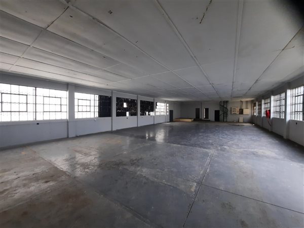 800  m² Industrial space