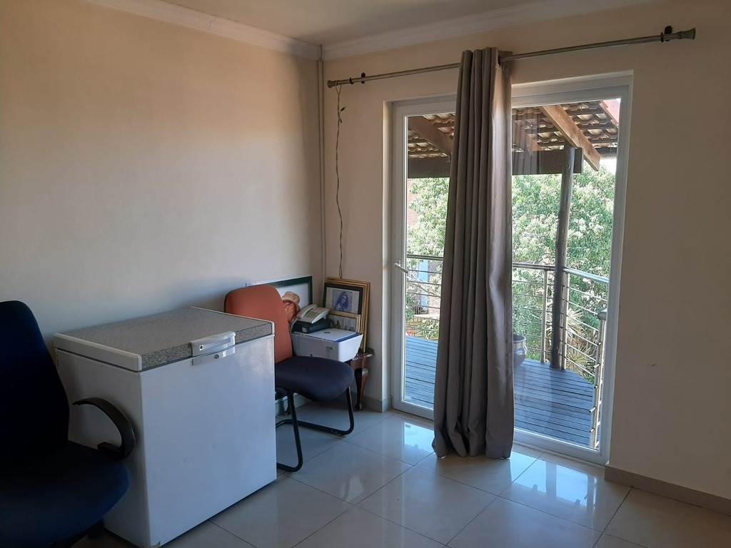 4 Bed Townhouse in Amanzimtoti photo number 24