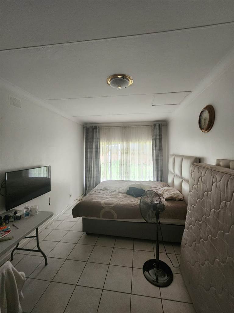 8 Bed House in Erasmia photo number 5
