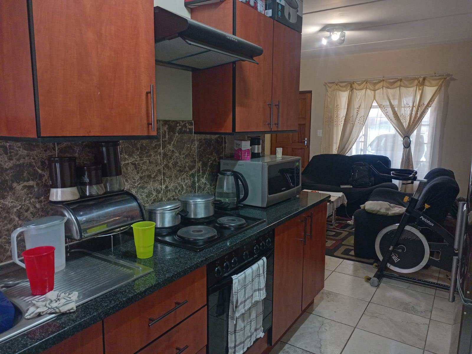 2 Bed Apartment in Waterval East photo number 12