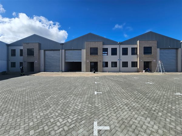 970  m² Industrial space in Firgrove
