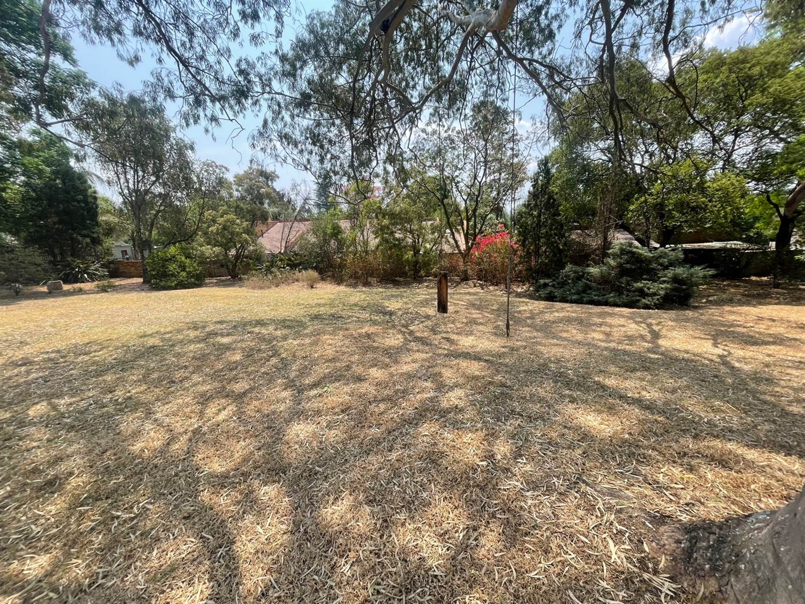 923 m² Land available in Bryanston photo number 25
