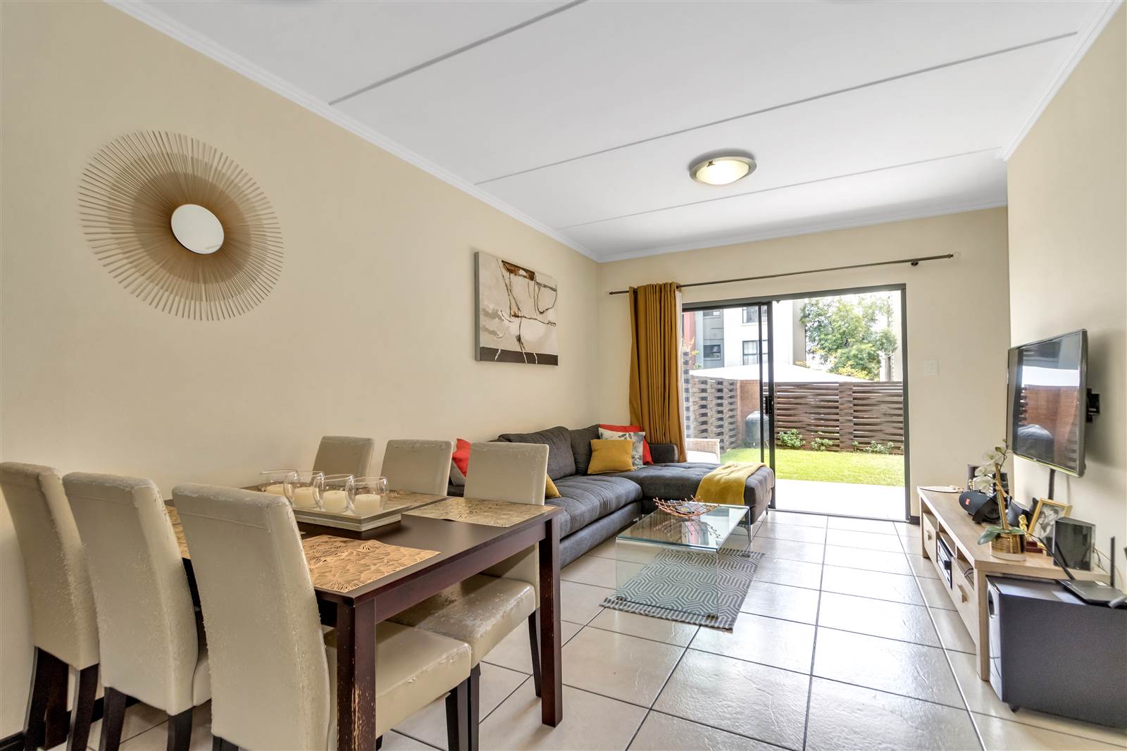 3 Bed Apartment in Fourways photo number 6