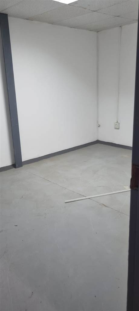 1500  m² Commercial space in Monavoni photo number 30