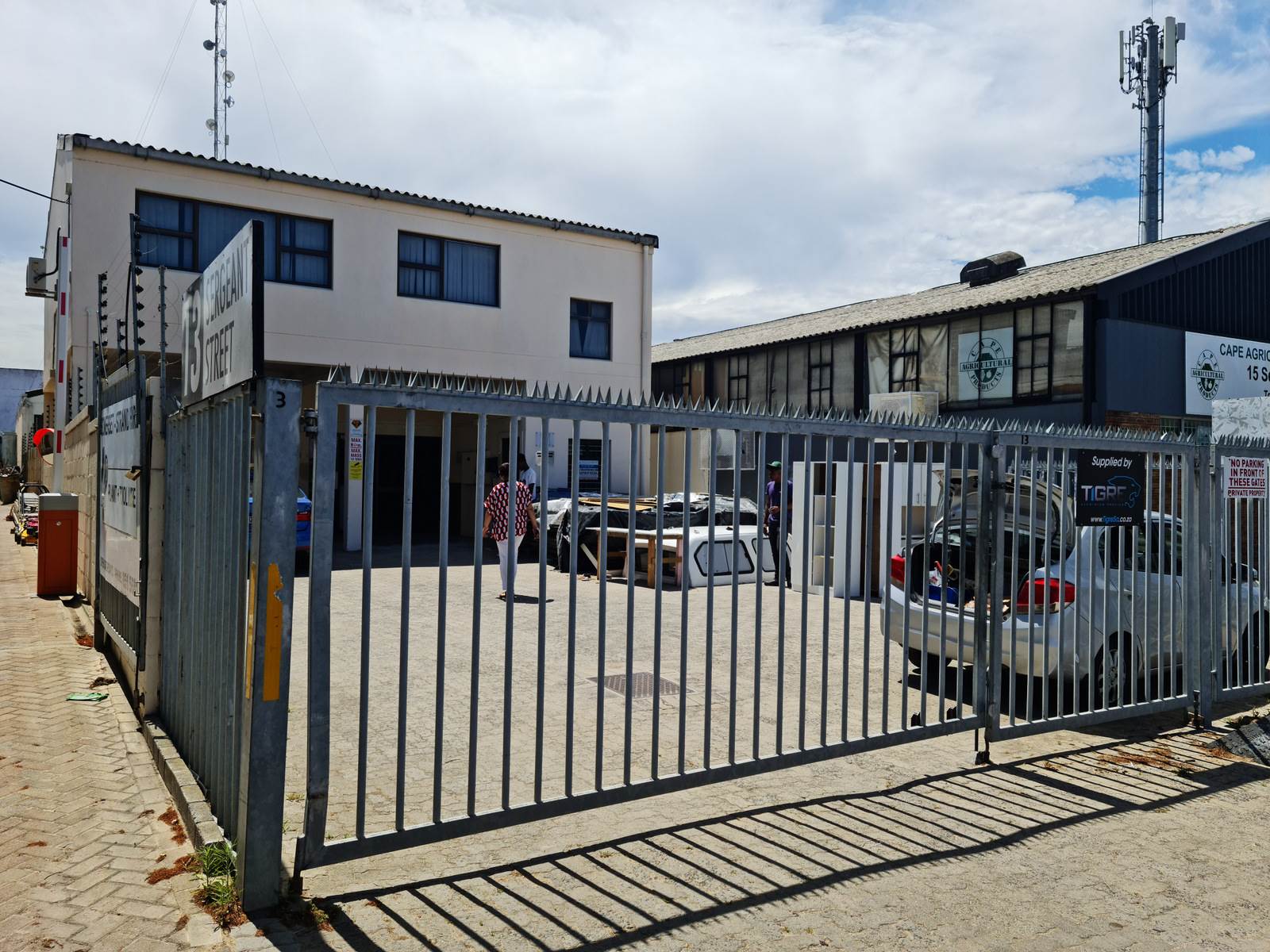 59  m² Industrial space in Somerset West Central photo number 1