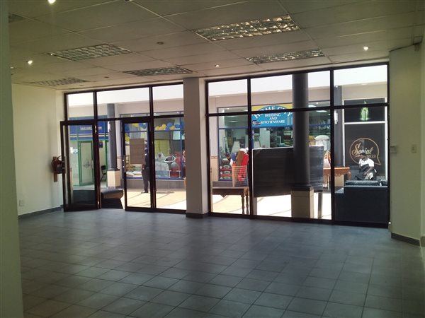 849  m² Retail Space in New Redruth