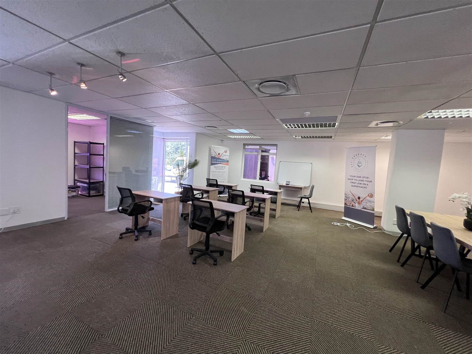 977  m² Commercial space in Mouille Point photo number 17