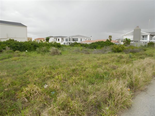 795 m² Land