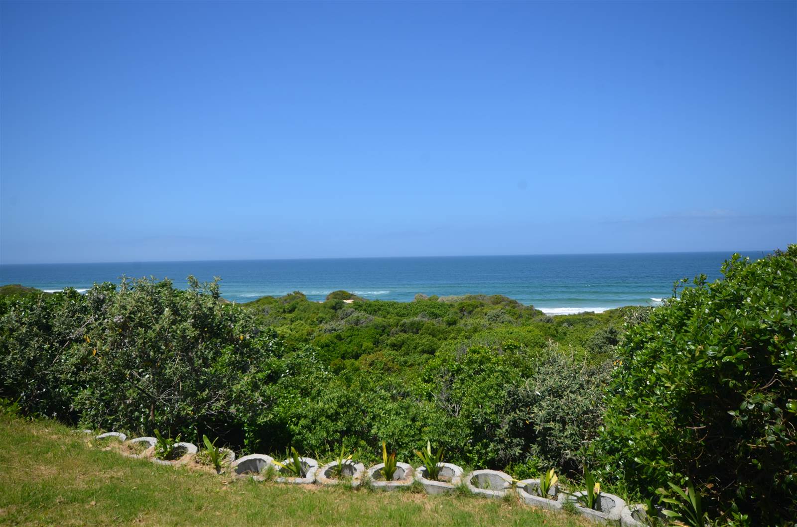 1371 m² Land available in Keurboomstrand photo number 12