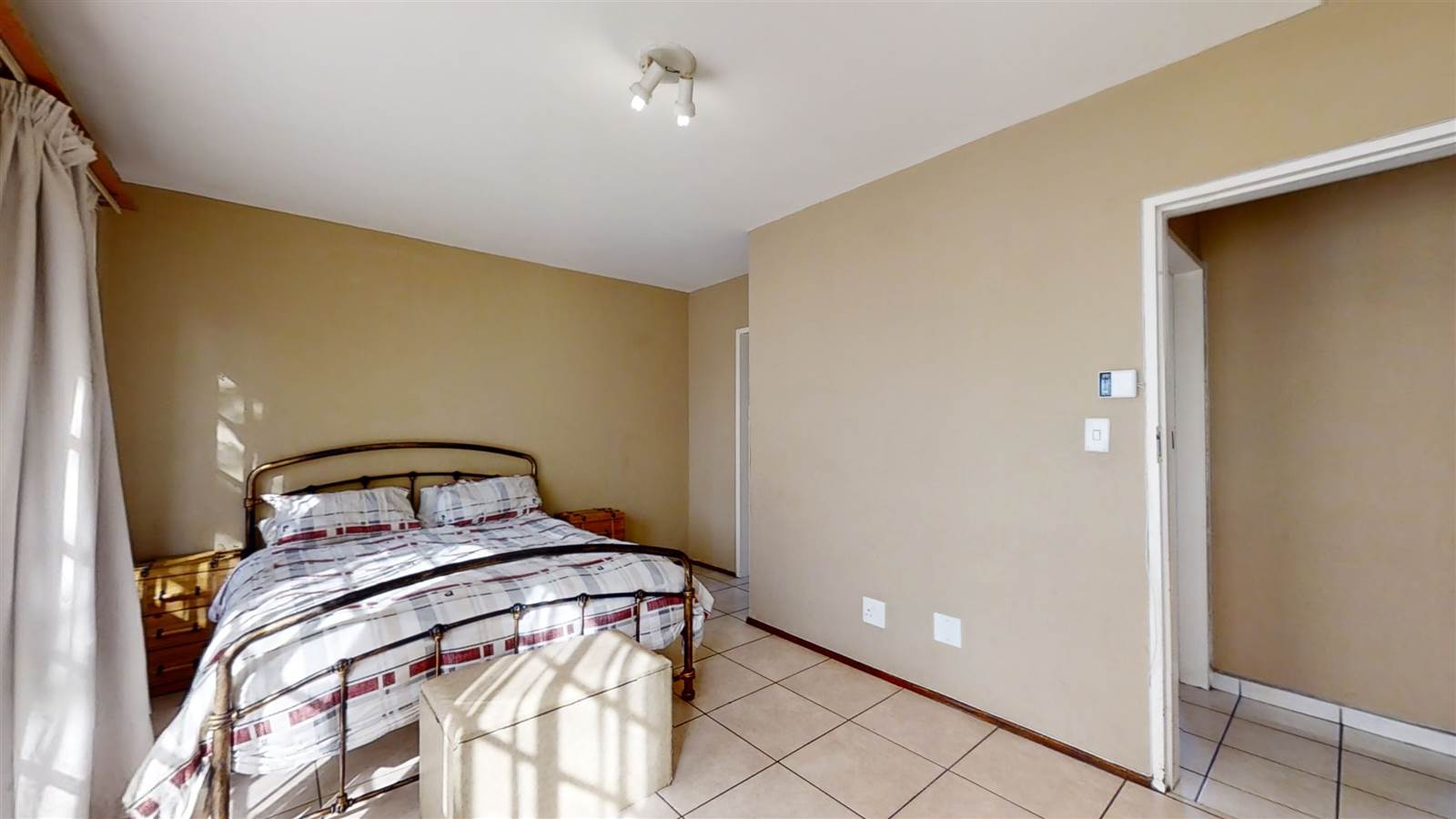 3 Bed Apartment in Lambton photo number 15