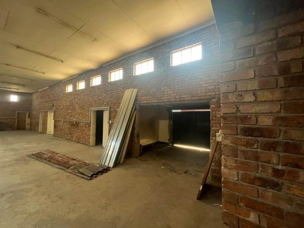 450  m² Commercial space in Pretoria West photo number 9