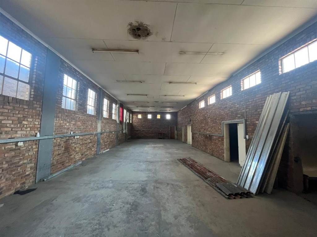 450  m² Commercial space in Pretoria West photo number 8
