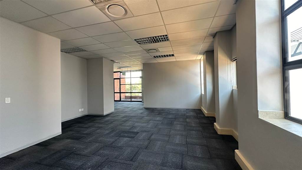 121  m² Commercial space in Highveld photo number 3