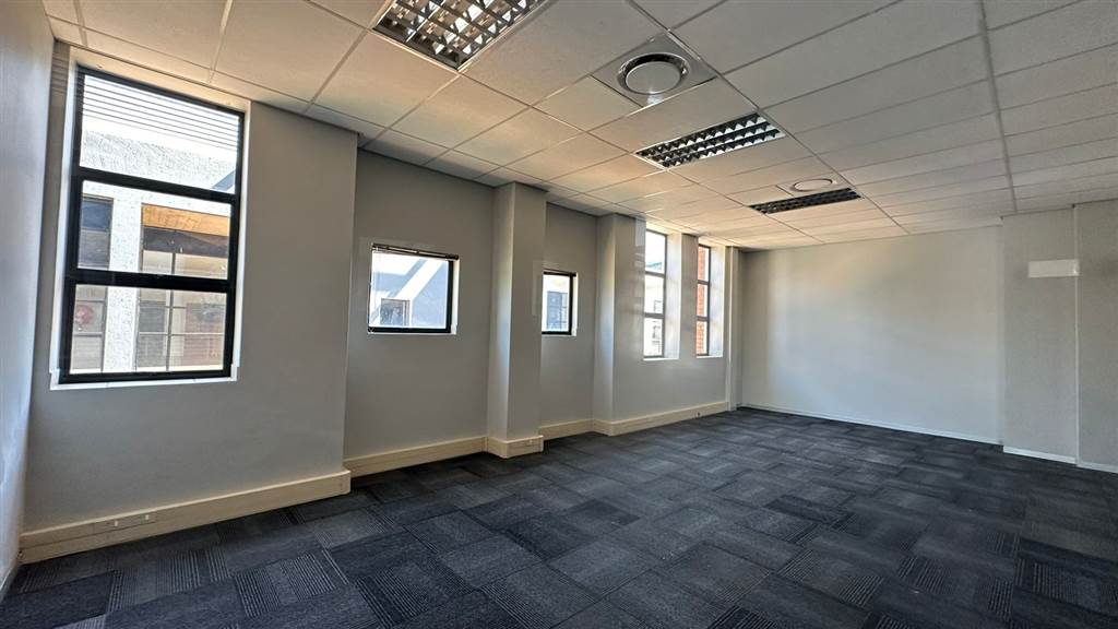 121  m² Commercial space in Highveld photo number 8