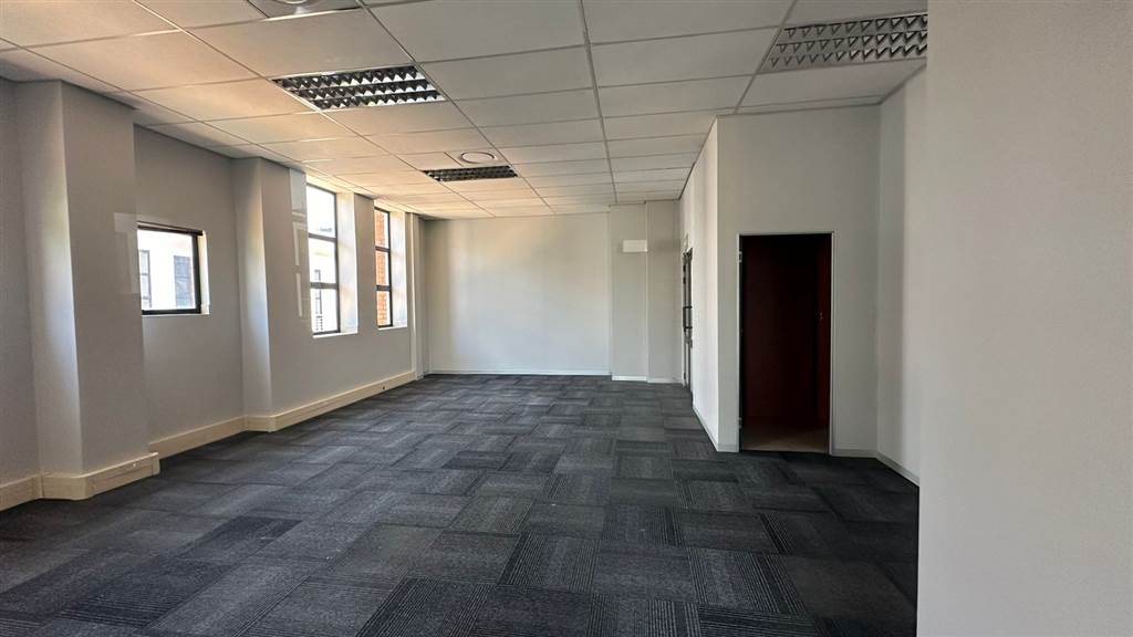 121  m² Commercial space in Highveld photo number 9