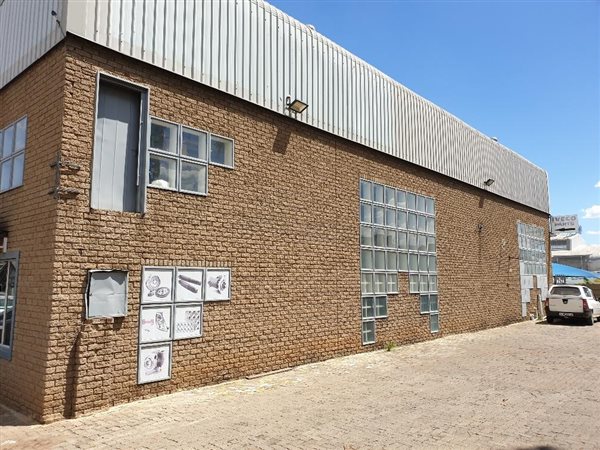 688.3  m² Industrial space