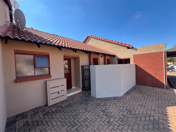 2 Bedroom Townhouse 2 Bedroom Townhouse