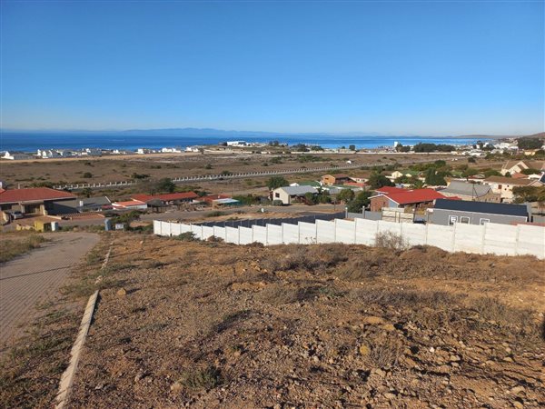 554 m² Land