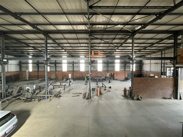 1400  m² Industrial space in Driehoek