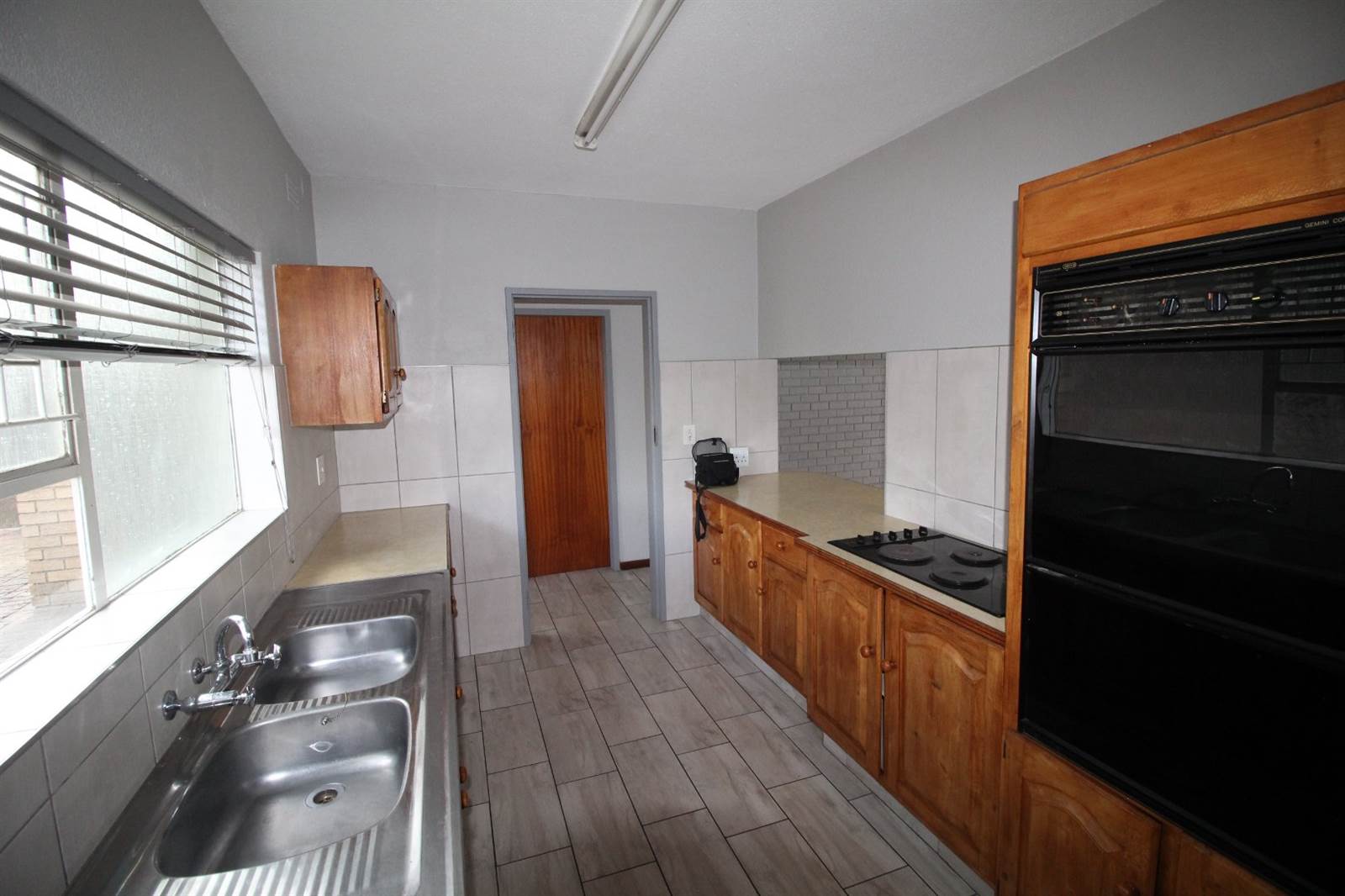 3 Bed Apartment in Benoni Central photo number 3