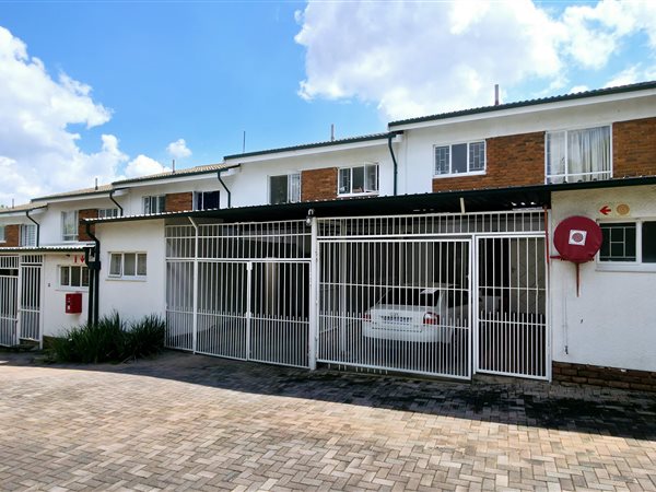 3 Bedroom Duplex 3 Bedroom Duplex