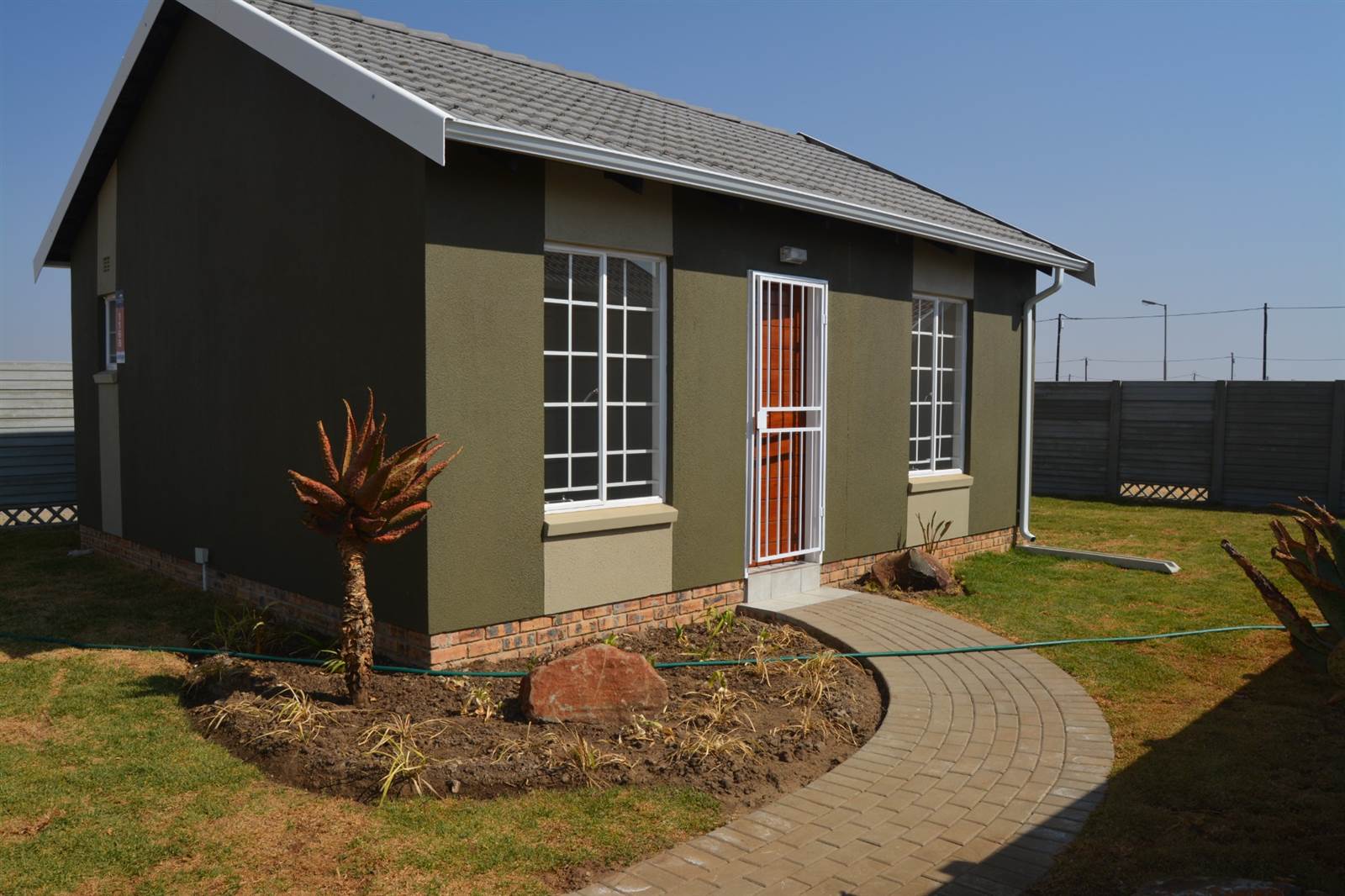 2 Bed House in Lenasia photo number 15