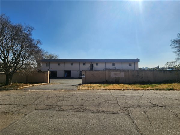 1 550 m² Industrial space 1 550 m² Industrial space