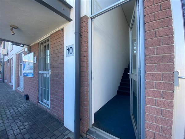 232  m² Commercial space