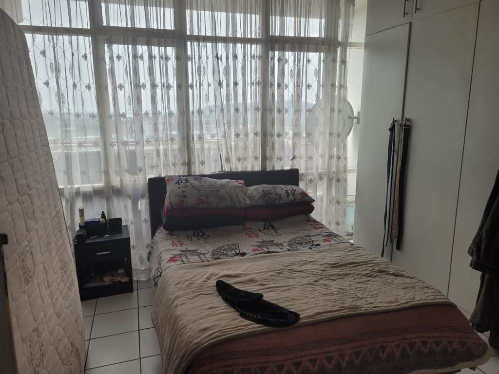 1 Bed Apartment in Pinetown Central photo number 8