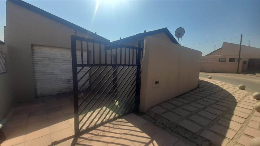 3 Bed House to rent in Dobsonville RR4202412 Private Property