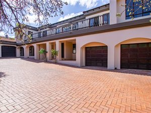 4 Bed House in Dainfern Valley