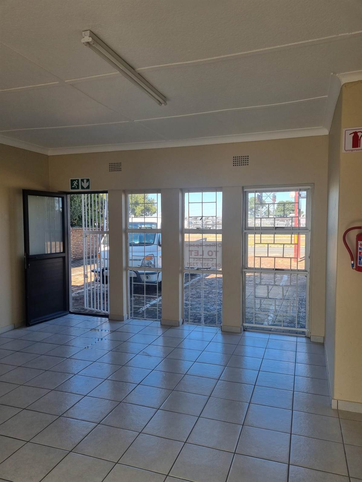 55  m² Commercial space in Silverfields photo number 2