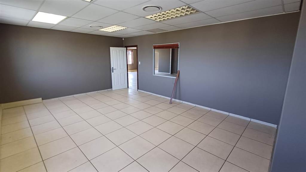 227  m² Commercial space in Honeydew photo number 18
