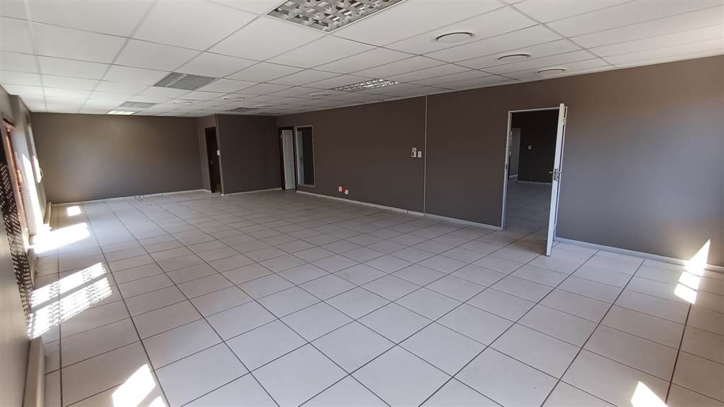 227  m² Commercial space in Honeydew photo number 13