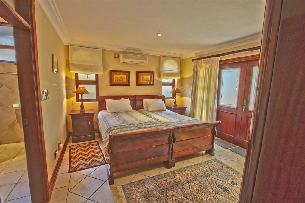 4 Bed House in Silver Lakes Golf Estate photo number 17