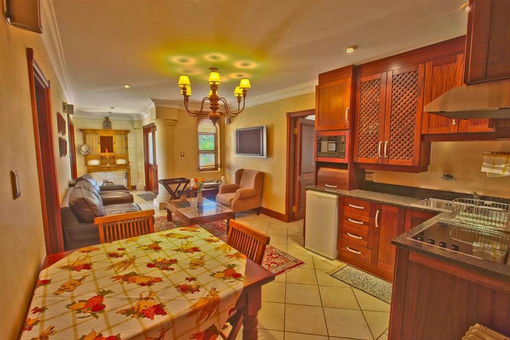 4 Bed House in Silver Lakes Golf Estate photo number 21