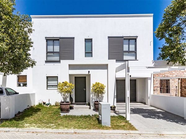 4 Bedroom House 4 Bedroom House