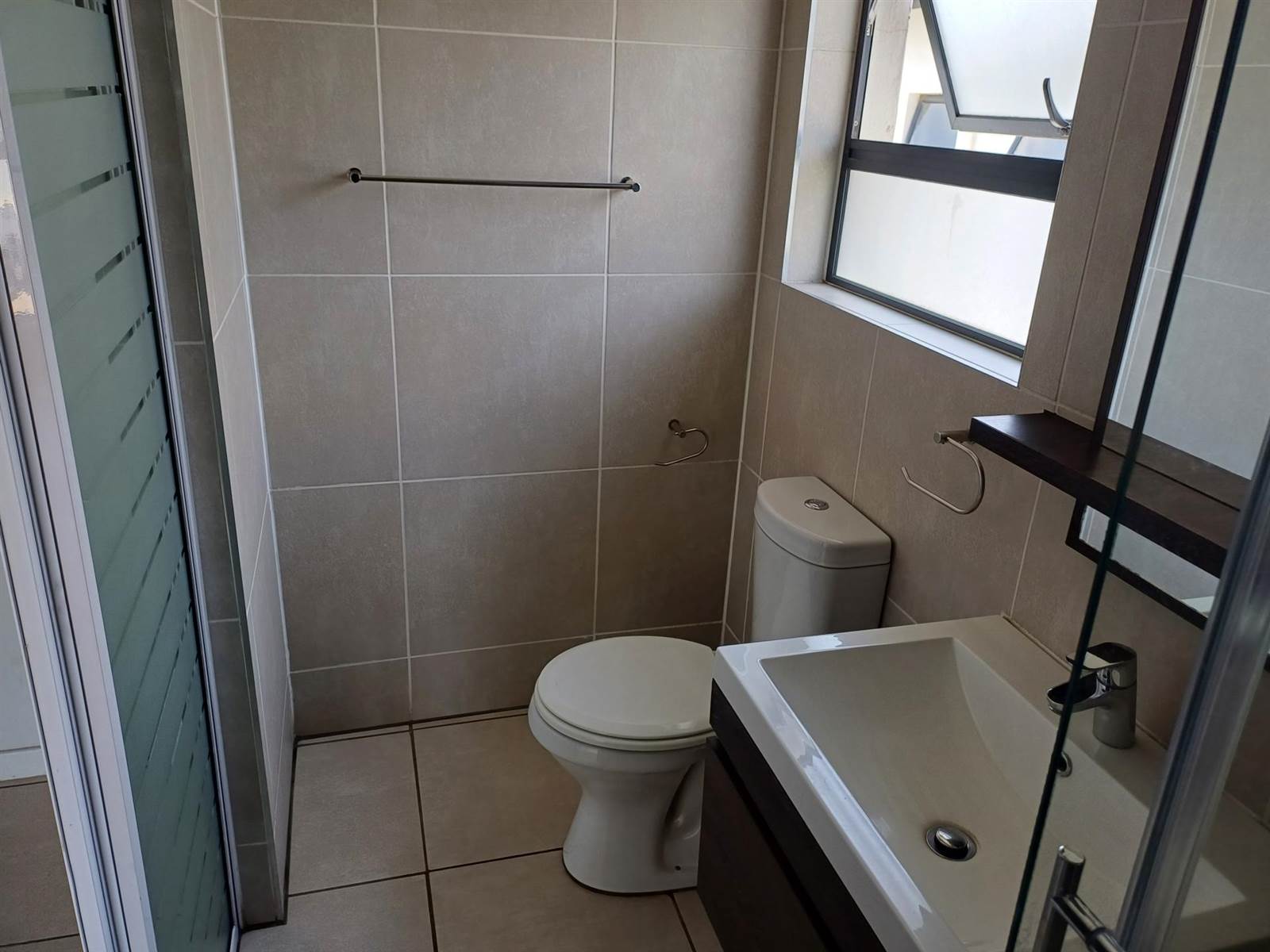 1 Bed Apartment in Modderfontein photo number 14