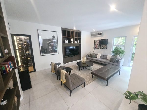 4 Bedroom House 4 Bedroom House