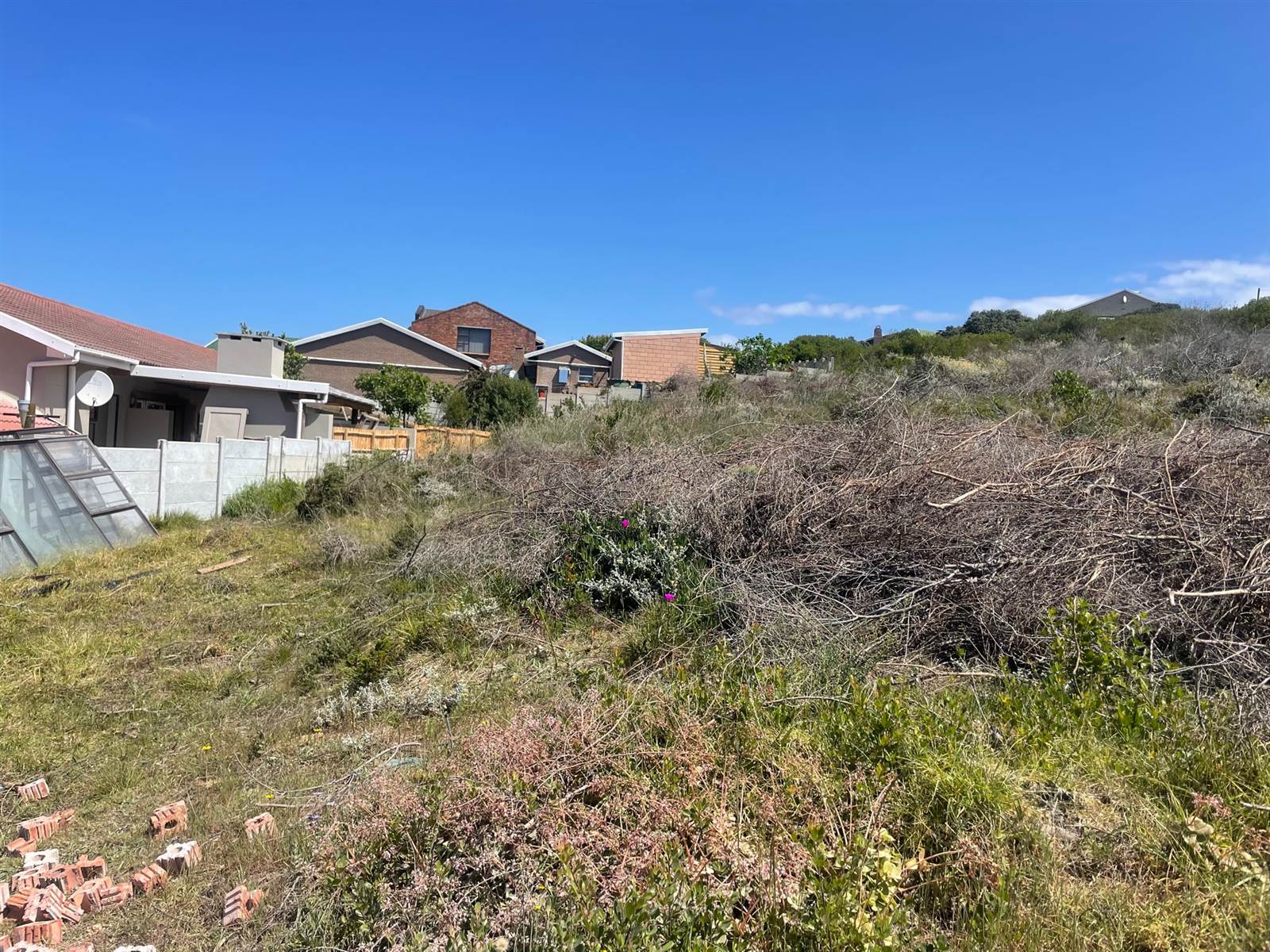 896 m² Land available in Dana Bay photo number 9