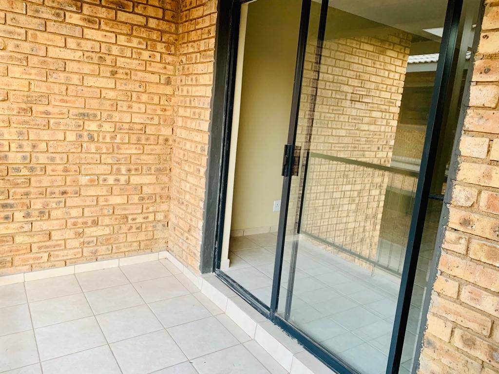 3 Bed Apartment in Crystal Park photo number 5