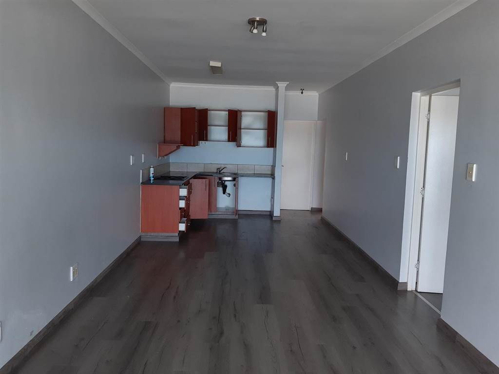 3 Bed Apartment in Winklespruit photo number 4