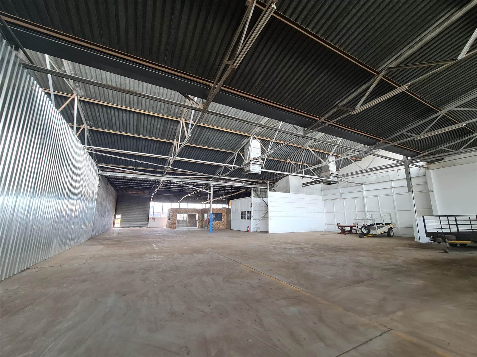 2110  m² Industrial space in Isando photo number 2