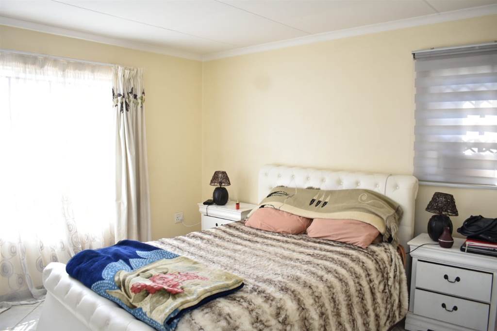 3 Bed House in Witpoortjie photo number 14