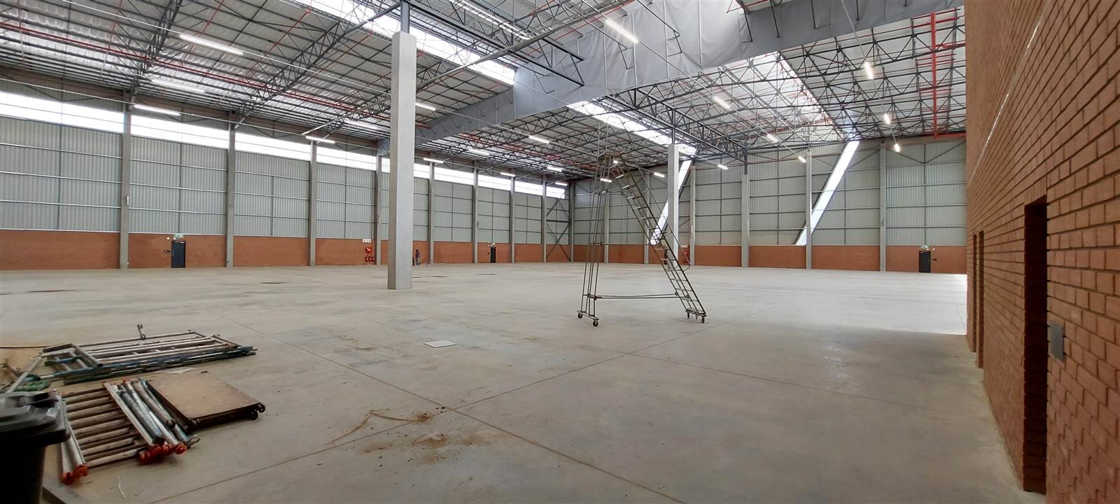3672  m² Industrial space in Louwlardia photo number 5