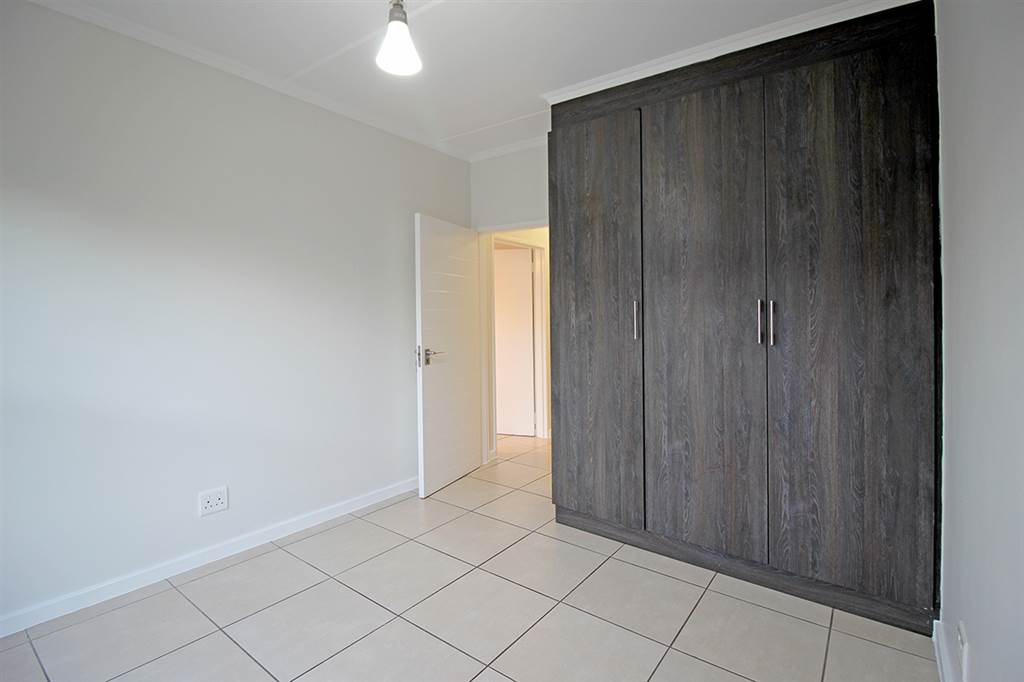 3 Bed Apartment in Greenstone Crest photo number 16
