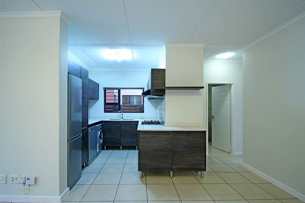 3 Bed Apartment in Greenstone Crest photo number 5