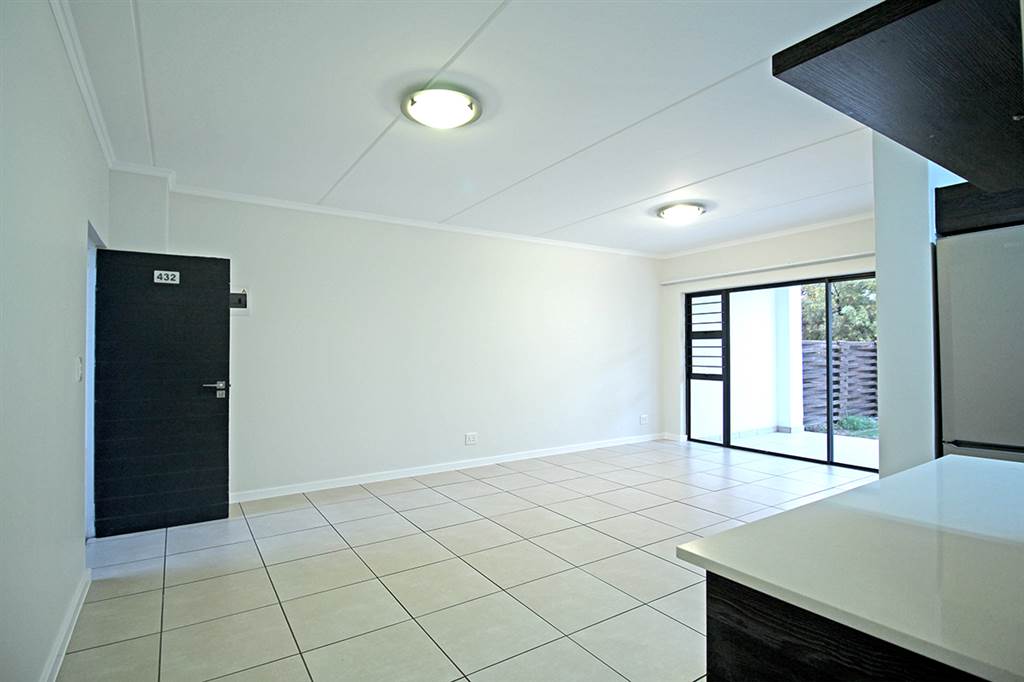 3 Bed Apartment in Greenstone Crest photo number 13