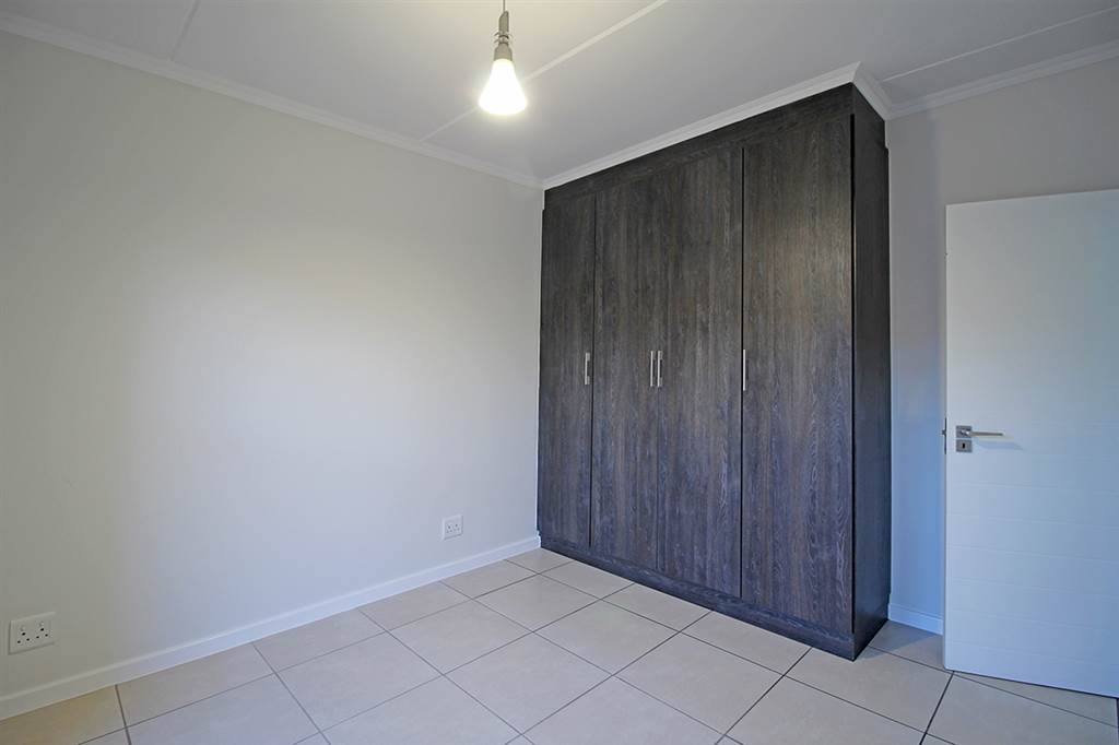 3 Bed Apartment in Greenstone Crest photo number 14