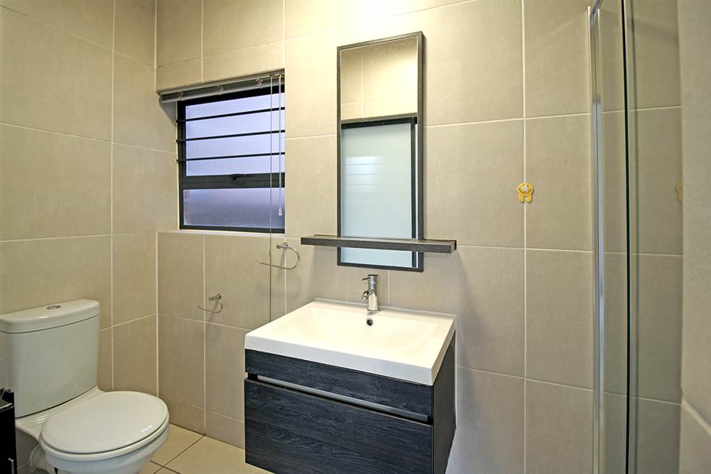 3 Bed Apartment in Greenstone Crest photo number 11